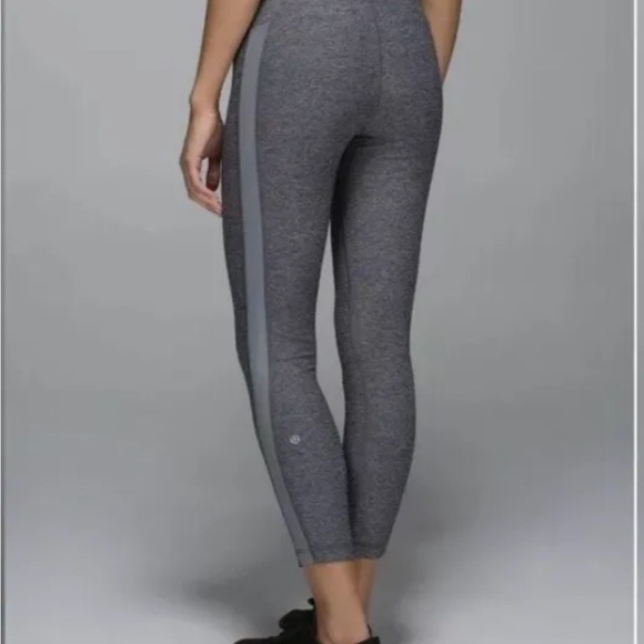 LULULEMON ATHLETICA Heathered Black LIGHT SPEED TIGHT/ Pants size 4 SMALL - Picture 2 of 11